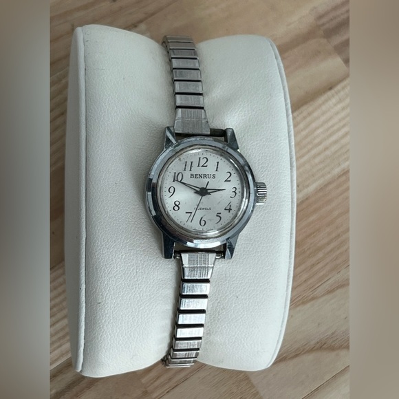 Benrus Ladies Watch Rare Vintage Mechanical Winding 17 Jewels Stretch Bracelet - Picture 3 of 9